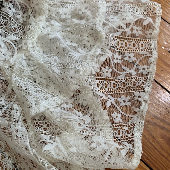 NWOT BCBGeneration Lace Top With Ruffle Sleeve Size XS - Picture 9 of 11